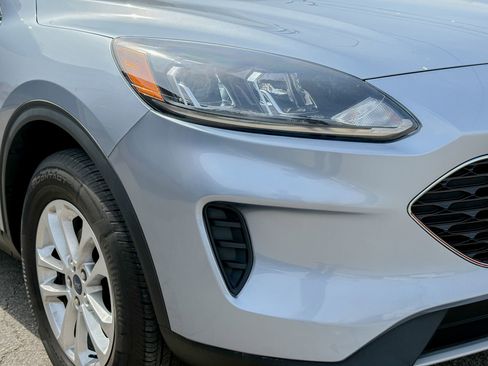 Used 2022 Ford Escape SE AWD/4WD image 2
