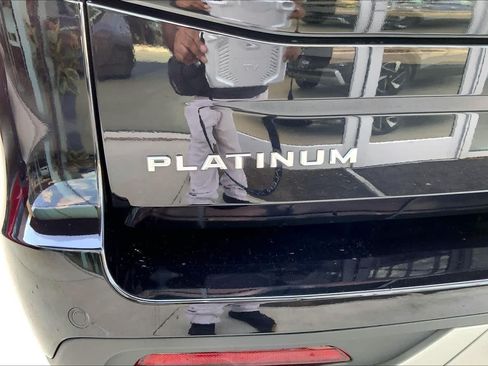 Used 2026 Ford Expedition Platinum w/ Driver's Package AWD/4WD image 10