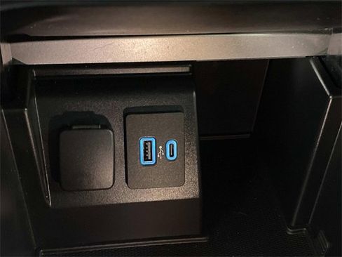 Used 2020 Ford Explorer ST w/ Premium Technology Package image 23