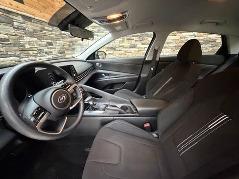 Used 2023 Hyundai Elantra SEL FWD image 12