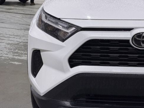 Used 2025 Toyota RAV4 XLE FWD image 5