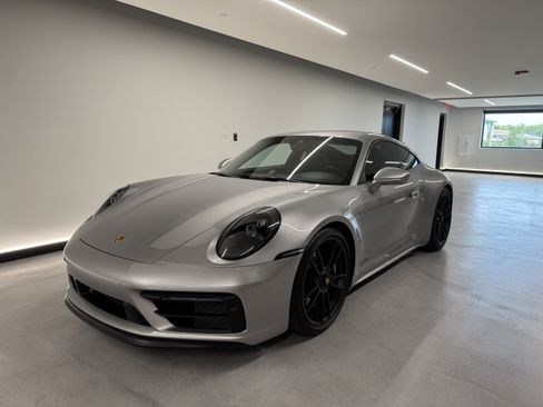 Used 2022 Porsche 911 GT3 RS image 2