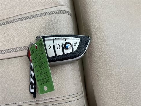 Used 2018 BMW 540i xDrive image 39