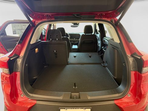 New 2026 Chevrolet TrailBlazer LT w/ Convenience Package FWD image 17