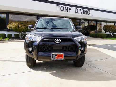 Used 2024 Toyota 4Runner SR5 image 3