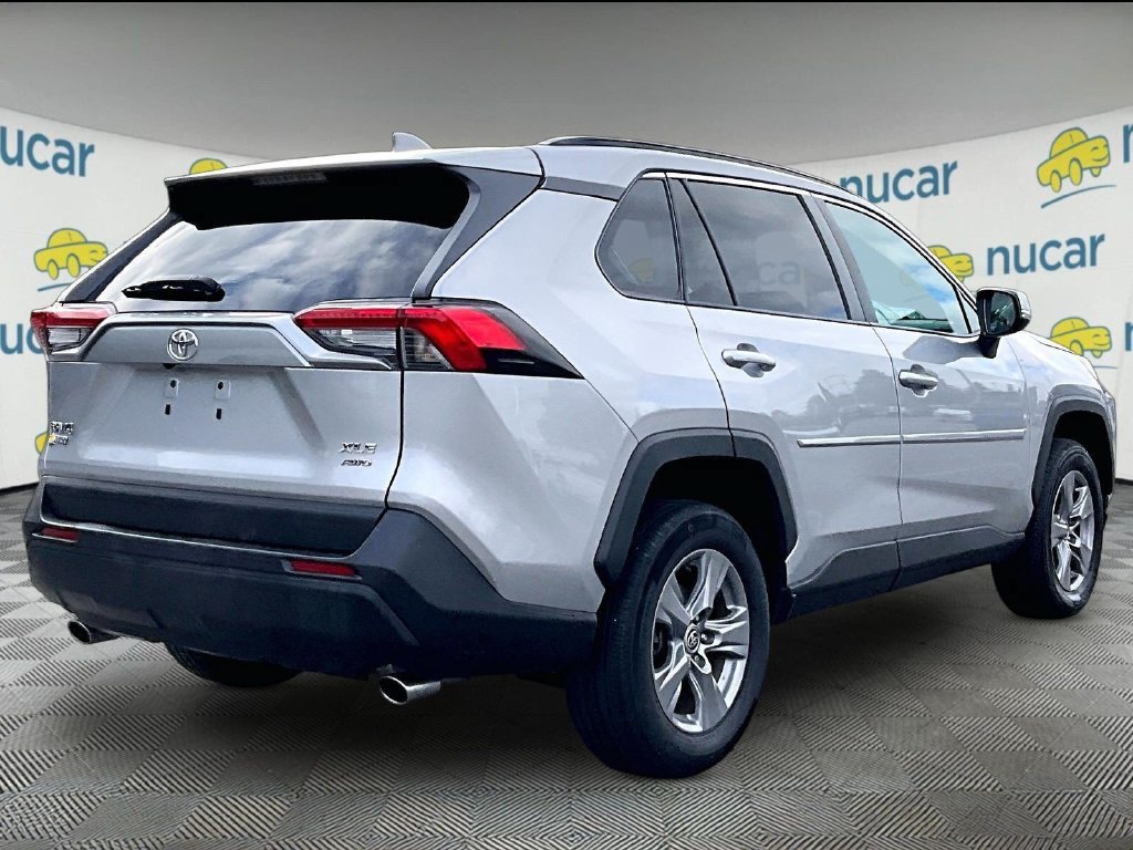 Used 2022 Toyota RAV4 XLE AWD/4WD image 6