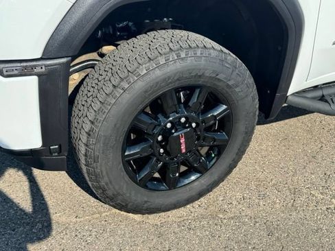 Certified 2025 GMC Sierra 2500 AT4 AWD/4WD image 10
