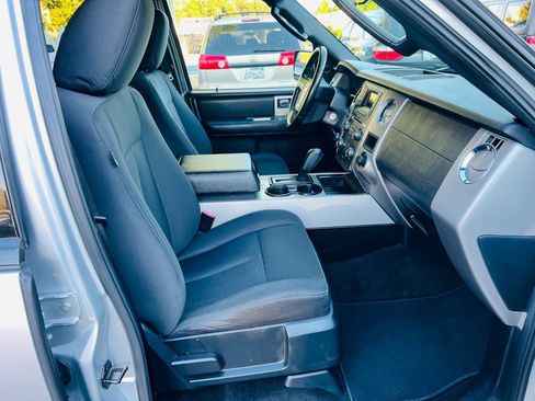 Used 2017 Ford Expedition EL XLT AWD/4WD image 16
