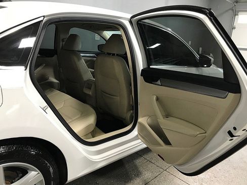 Used 2015 Volkswagen Passat 1.8T Limited Edition image 15