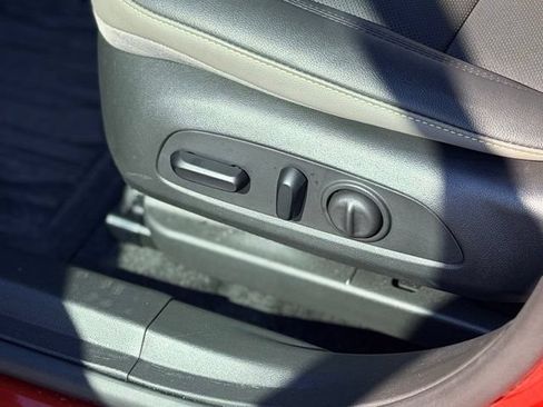 Used 2024 Chevrolet Trax ACTIV w/ Sunroof Package FWD image 8