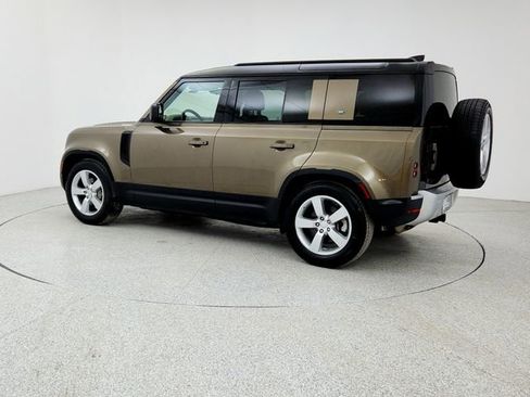 Used 2020 Land Rover Defender 110 First Edition image 7