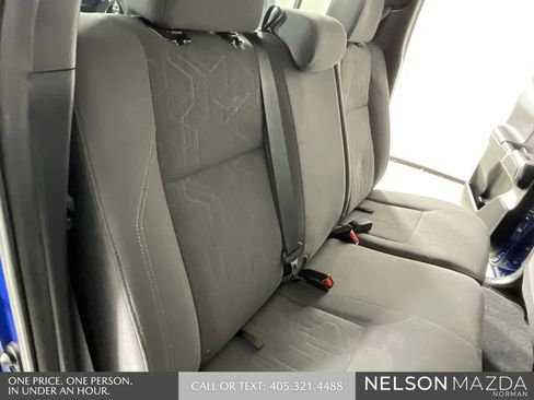 Used 2018 Toyota Tacoma TRD Off-Road image 29