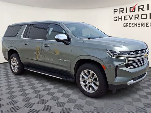 Used 2023 Chevrolet Suburban Premier RWD image 2