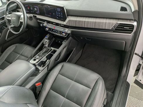 Used 2024 Kia Telluride EX w/ EX Captain's Chair Package FWD image 29