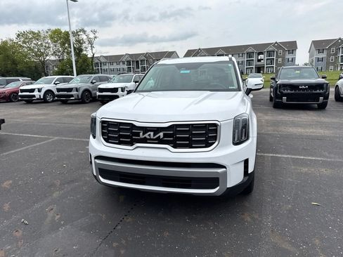 Used 2025 Kia Telluride S AWD/4WD image 3