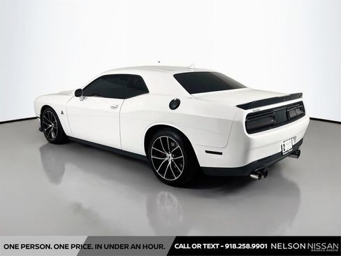 Used 2018 Dodge Challenger R/T Scat Pack w/ Leather Interior Group RWD image 7