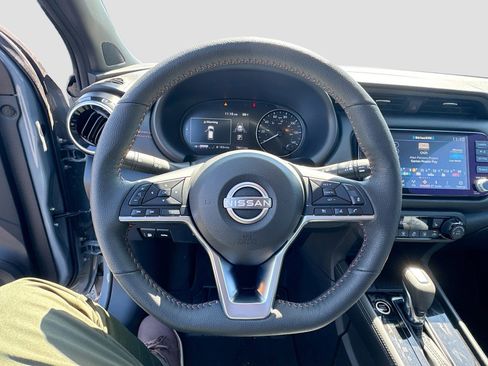 Used 2024 Nissan Kicks SR w/ SR Premium Package FWD image 9