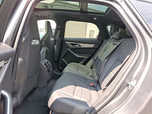 Certified 2025 Jaguar F-PACE R-Dynamic S image 5