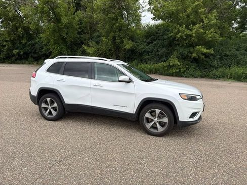 Used 2019 Jeep Cherokee Limited AWD/4WD image 16