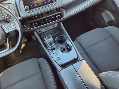 Used 2023 Nissan Rogue S image 9