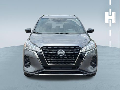 Used 2023 Nissan Kicks SR FWD image 3