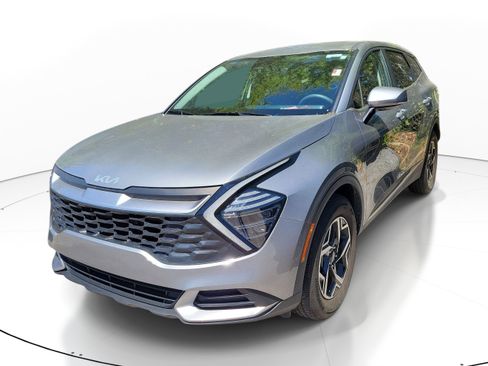 Used 2024 Kia Sportage LX image 3