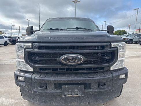 Used 2022 Ford F250 XLT w/ Black Appearance Package AWD/4WD image 8