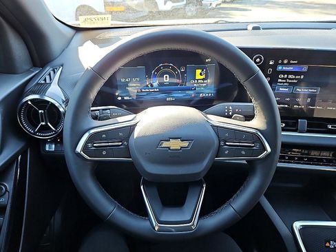 New 2026 Chevrolet Equinox LT w/ Convenience Package II image 16