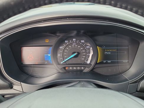 Used 2018 Ford Fusion SE w/ Equipment Group 201A image 24