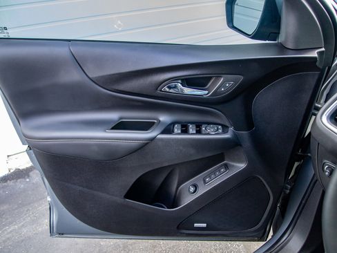 Used 2024 Chevrolet Equinox Premier image 11