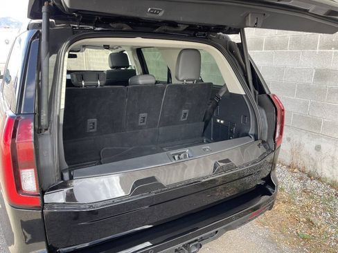 Used 2025 Ford Expedition Active AWD/4WD image 10