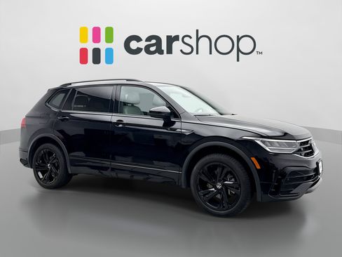 Used 2024 Volkswagen Tiguan SE R-Line AWD/4WD image 7
