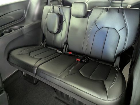 New 2026 Chrysler Pacifica Select w/ S Appearance Package image 15