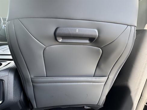 New 2025 Ford Expedition Max Active image 34