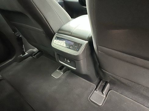 Used 2022 Nissan Pathfinder SV image 25