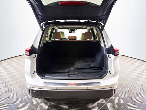 Certified 2025 Nissan Rogue SL w/ Tech Package AWD/4WD image 24