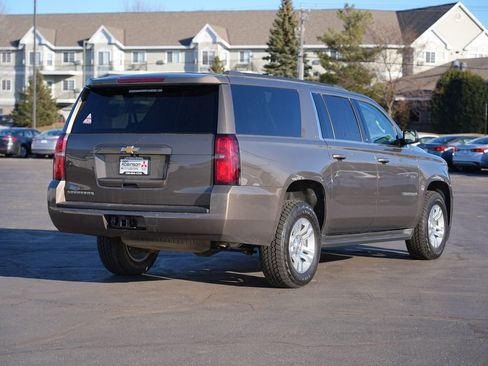 Used 2016 Chevrolet Suburban LS image 3