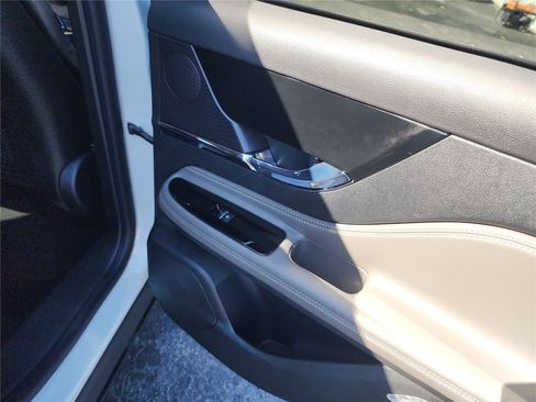 New 2026 Lincoln Corsair Premiere image 20