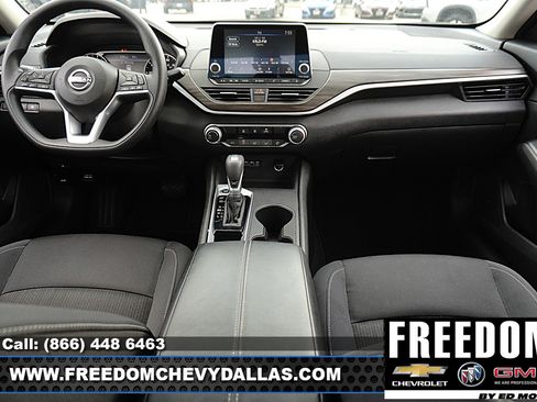 Used 2025 Nissan Altima 2.5 SV FWD image 6