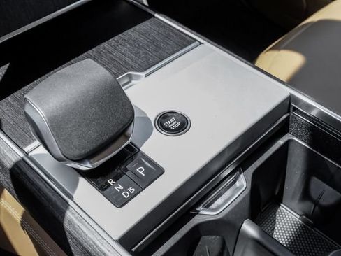 New 2026 Land Rover Range Rover SE AWD/4WD image 29