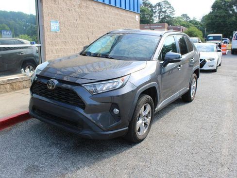Used 2019 Toyota RAV4 XLE w/ Carpet Mat Package AWD/4WD image 3