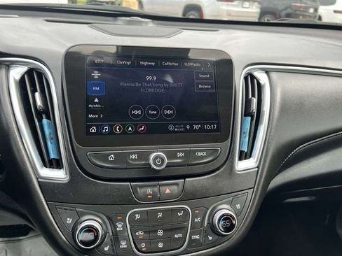 Used 2024 Chevrolet Malibu LT image 13