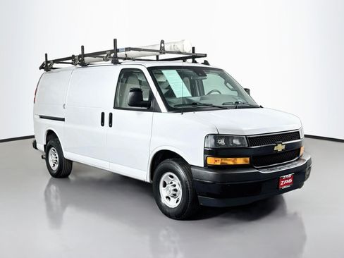 Used 2019 Chevrolet Express 2500 w/ Driver Convenience Package RWD image 7