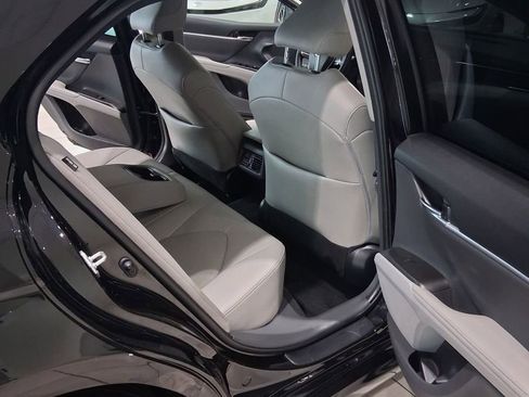 Used 2023 Toyota Camry XLE image 10