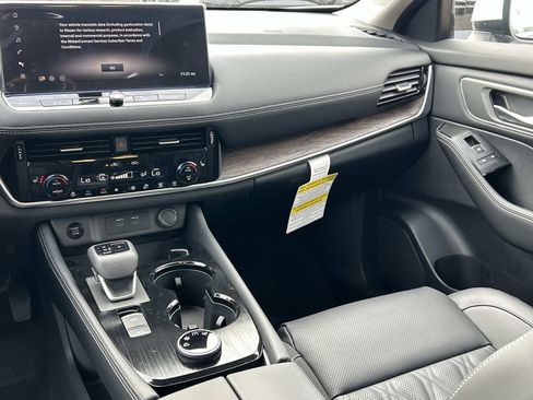 New 2026 Nissan Rogue Platinum AWD/4WD image 23