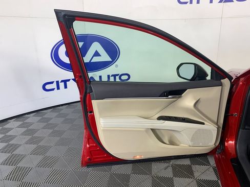 Used 2023 Toyota Camry XLE image 14