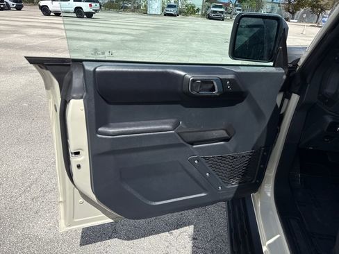 Used 2025 Ford Bronco Outer Banks image 13