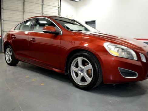 Used 2012 Volvo S60 T5 image 3
