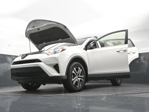 Used 2017 Toyota RAV4 LE FWD image 35