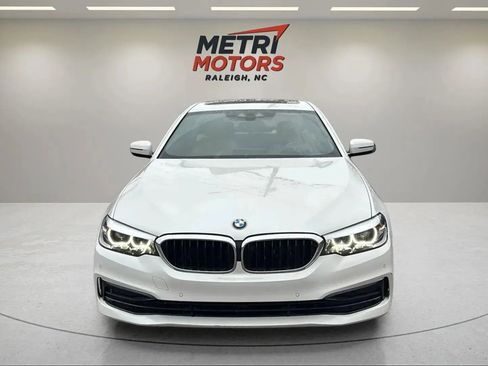 Used 2019 BMW 530i w/ Convenience Package image 2
